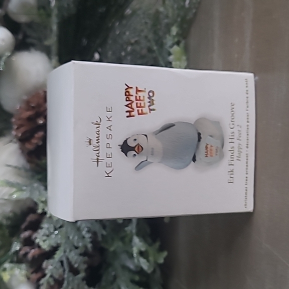 Hallmark Keepsake Ornament 2012 Happy Feet 2 Erik Finds His Groove Penguin - Picture 3 of 7